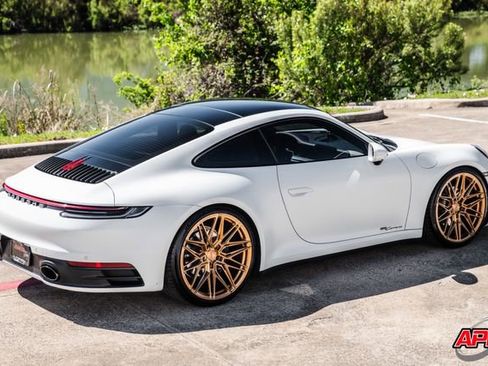 Used 2022 Porsche 911 Carrera RWD image 37