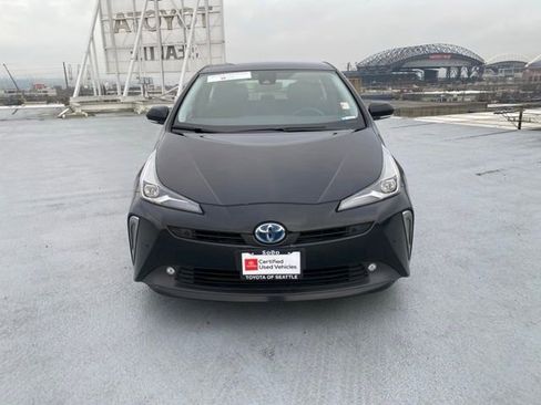 Certified 2022 Toyota Prius LE image 3