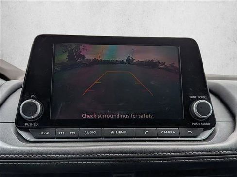 Used 2023 Nissan Rogue S FWD image 12