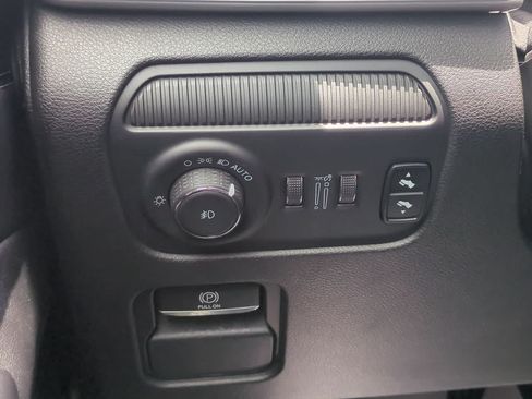 Used 2024 Jeep Wagoneer Series II w/ Flexible Seating Group RWD image 18