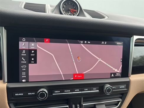 Used 2020 Porsche Macan image 32