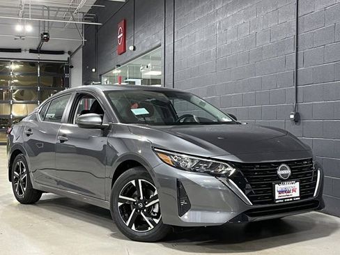 Used 2025 Nissan Sentra SV FWD image 2