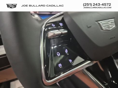New 2026 Cadillac Optiq Luxury 2 image 14