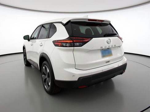 Used 2025 Nissan Rogue SV image 6