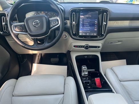 Used 2020 Volvo XC40 T5 Inscription image 6