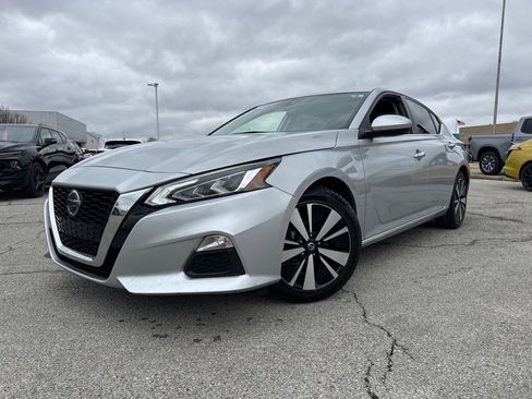 Used 2022 Nissan Altima 2.5 SV image 1