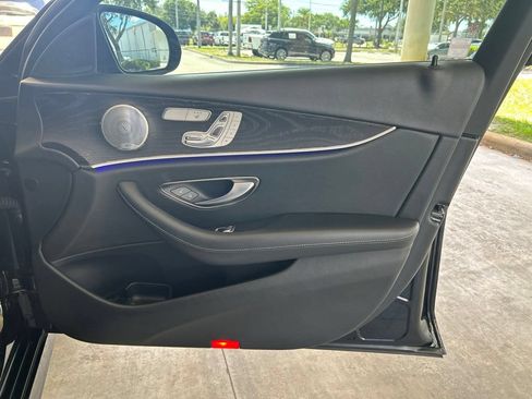 Used 2019 Mercedes-Benz E 300 image 26