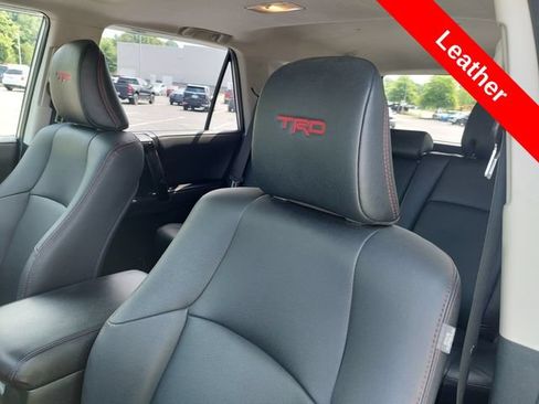 Certified 2021 Toyota 4Runner Venture w/ Moonroof Package AWD/4WD image 7