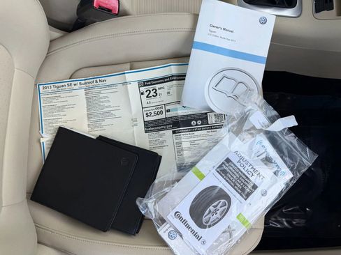 Used 2013 Volkswagen Tiguan SE image 20