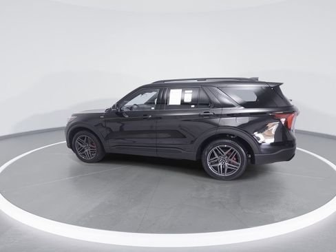 Used 2025 Ford Explorer ST-Line w/ ST-Line Street Pack AWD/4WD image 6
