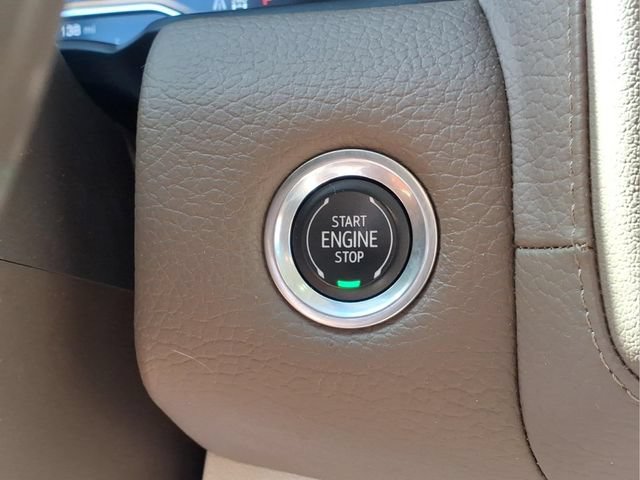 Used 2023 GMC Yukon Denali AWD/4WD image 10
