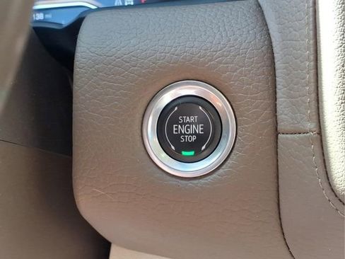 Used 2023 GMC Yukon Denali AWD/4WD image 10