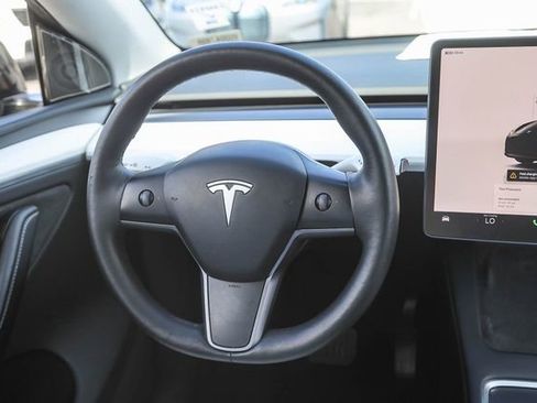 Used 2023 Tesla Model Y Long Range image 14