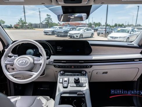 Used 2023 Hyundai Palisade Limited FWD image 13