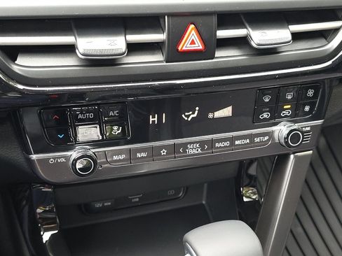 New 2026 Kia Seltos S AWD/4WD image 17