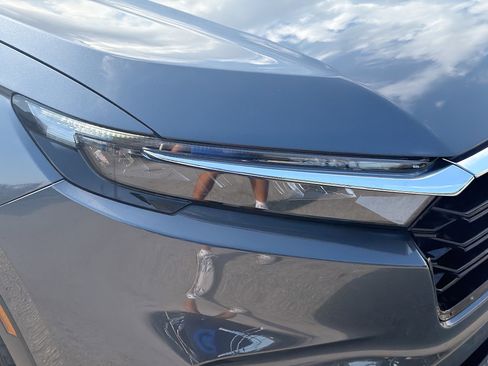 Certified 2025 Honda CR-V EX image 34