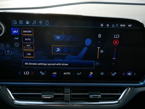 New 2026 Chevrolet Equinox EV LT image 8