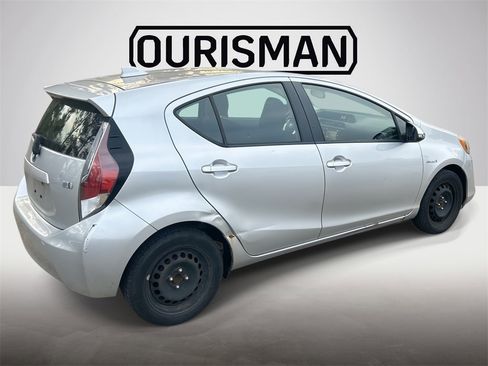 Certified 2016 Toyota Prius C Two image 3