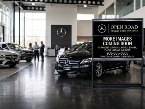 Used 2014 Mercedes-Benz SL 550 image 3