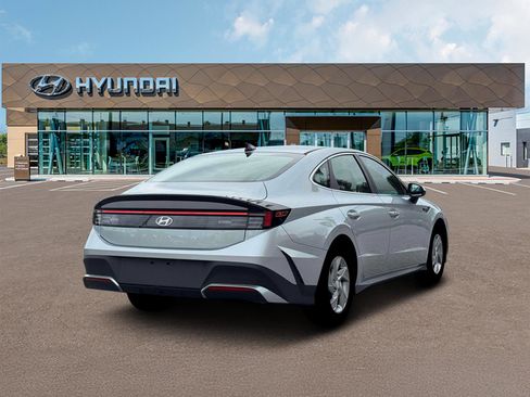 New 2026 Hyundai Sonata SE FWD image 7
