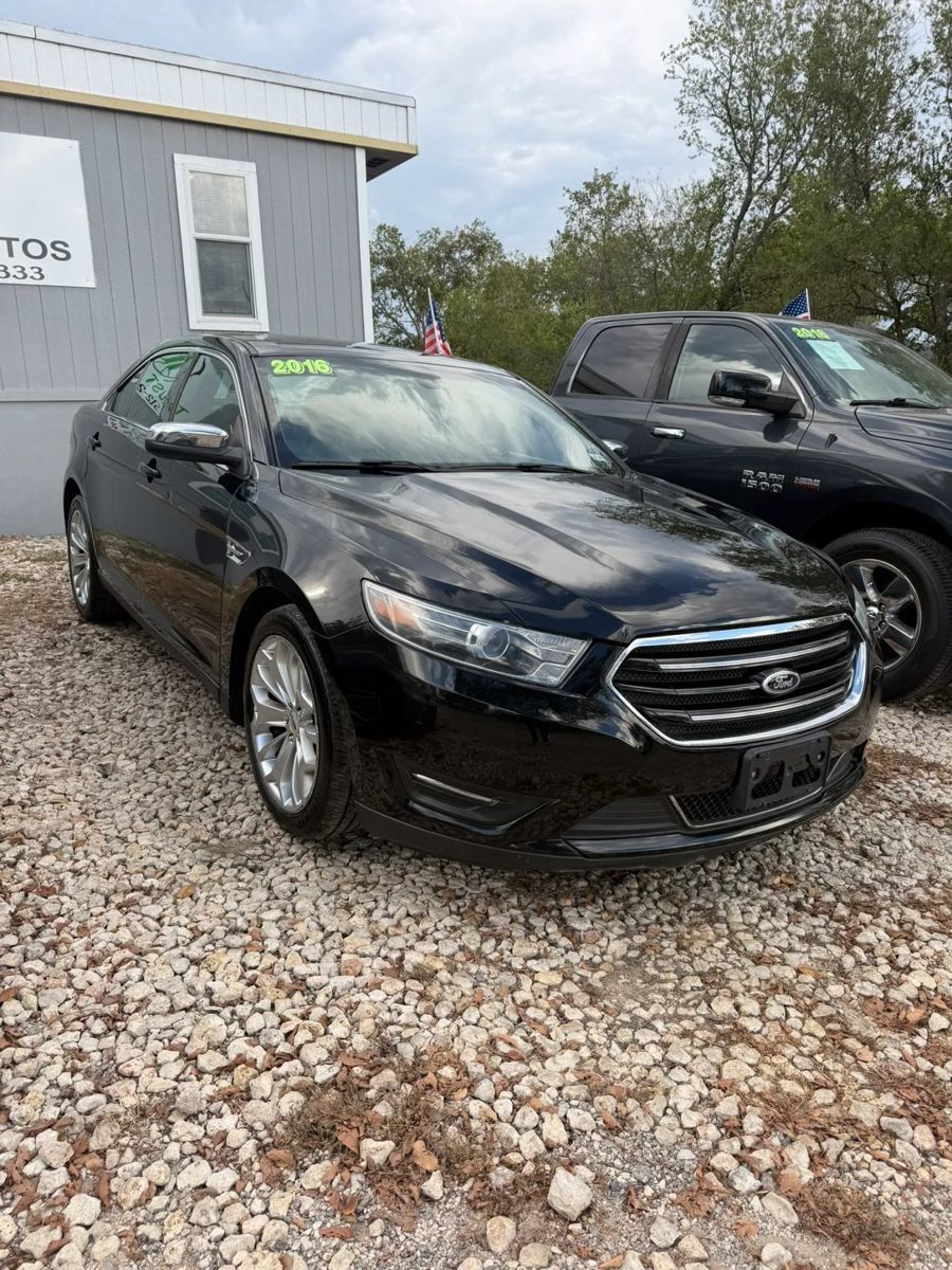 Used 2016 Ford Taurus Limited FWD image 1