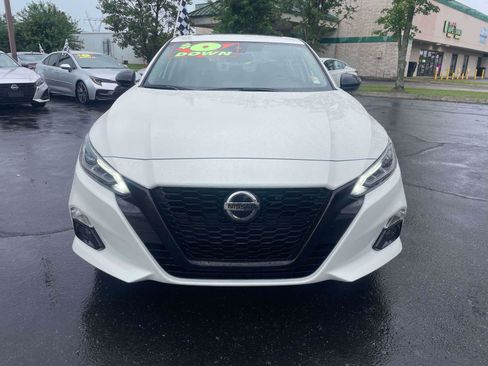 Used 2022 Nissan Altima 2.5 SR w/ Midnight Edition Package FWD image 2