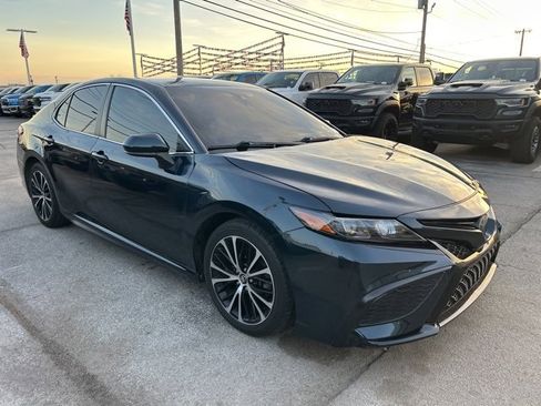 Used 2020 Toyota Camry SE image 7