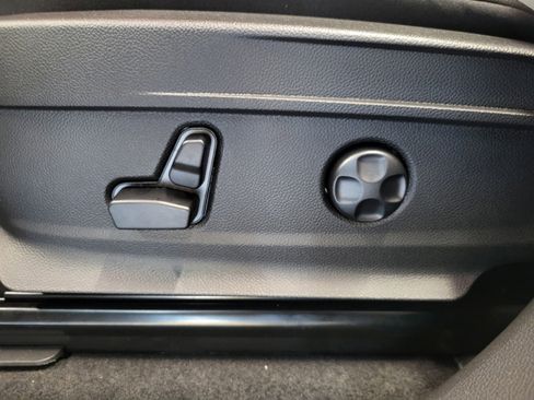 New 2025 Alfa Romeo Stelvio Sprint AWD/4WD image 16