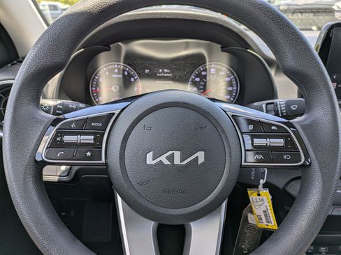 Certified 2024 Kia Forte LXS w/ LXS Technology Package FWD image 18