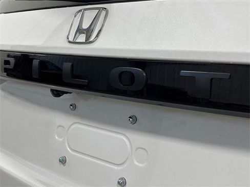 New 2025 Honda Pilot EX-L image 6