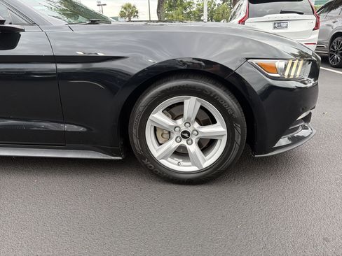 Used 2016 Ford Mustang Coupe RWD image 13