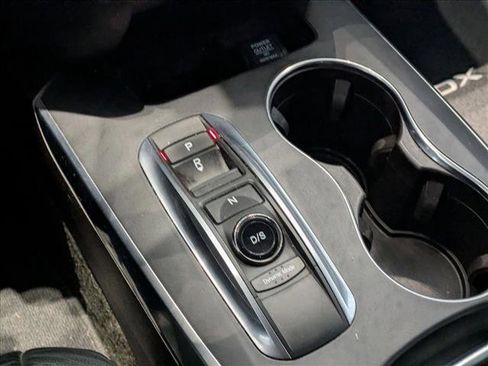 Used 2017 Acura MDX w/ Technology & Entertainment image 12