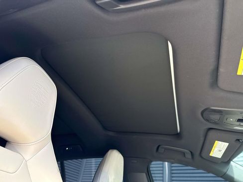 Certified 2024 Porsche Panamera 4 w/ Premium Package image 15