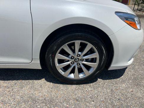 Used 2017 Toyota Camry XLE FWD image 25