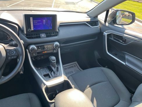 Used 2025 Toyota RAV4 LE AWD/4WD image 26