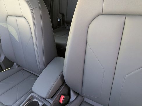 New 2025 Audi Q3 2.0T Premium image 17