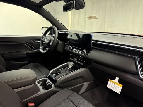 New 2026 GMC Canyon Elevation w/ Convenience Package image 15