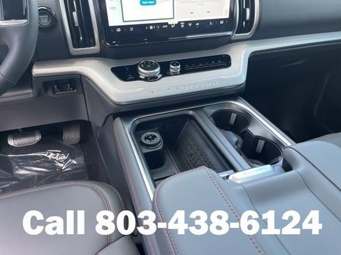 New 2025 Ford Expedition Active image 18