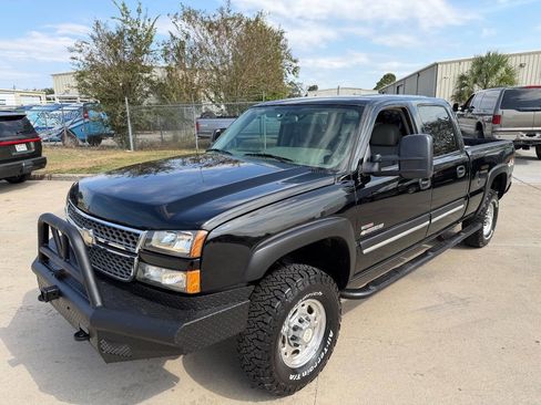 Used 2005 Chevrolet Silverado 2500 LS w/ Heavy-Duty Power Package image 37