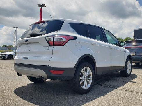 Used 2017 Ford Escape SE AWD/4WD image 3