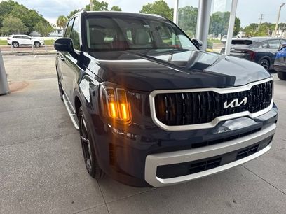 Certified 2024 Kia Telluride EX w/ EX Captain's Chair Package