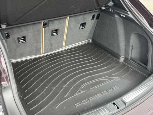 Certified 2025 Porsche Macan image 19