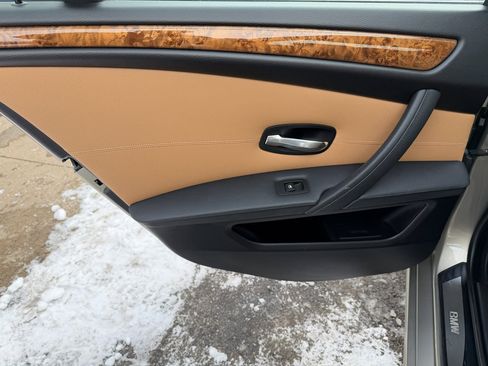 Used 2009 BMW 528i xDrive Sedan image 14