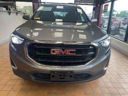 Used 2018 GMC Terrain SLE w/ Driver Convenience Package AWD/4WD image 3