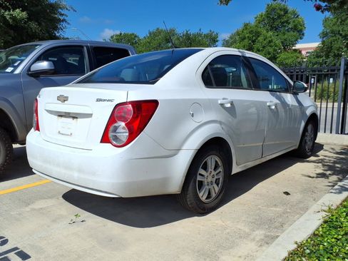 Used 2012 Chevrolet Sonic LS FWD image 4