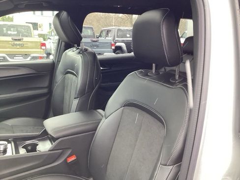 New 2025 Jeep Grand Cherokee L Altitude AWD/4WD image 30