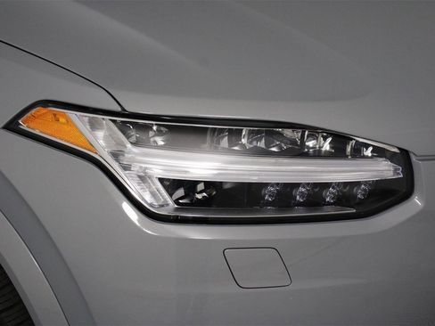 Certified 2024 Volvo XC90 T8 Plus w/ Protection Package Premier image 26