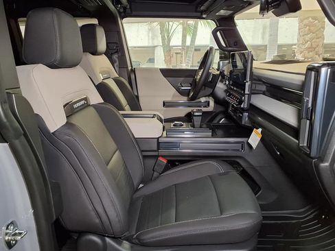 Used 2026 GMC Hummer EV SUV w/ LPO, Illumination Package AWD/4WD image 6