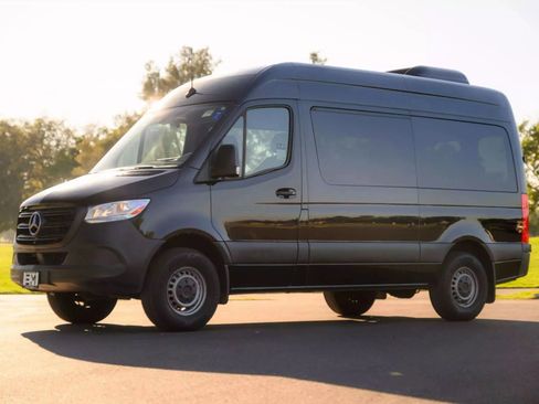 Used 2019 Mercedes-Benz Sprinter 2500 image 2