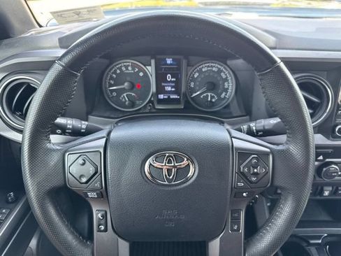 Used 2023 Toyota Tacoma TRD Off-Road w/ Technology Package AWD/4WD image 15